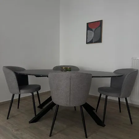 Apartment Wohnen Im Zentrum - Rathaus Vor Der Tuer