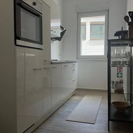 Apartment Wohnen Im Zentrum - Rathaus Vor Der Tuer